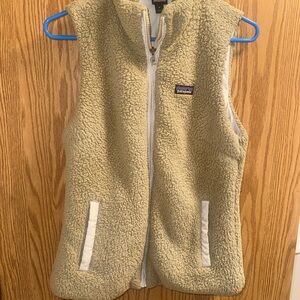 Patagonia Sherpa Fleece Vest in Light Beige